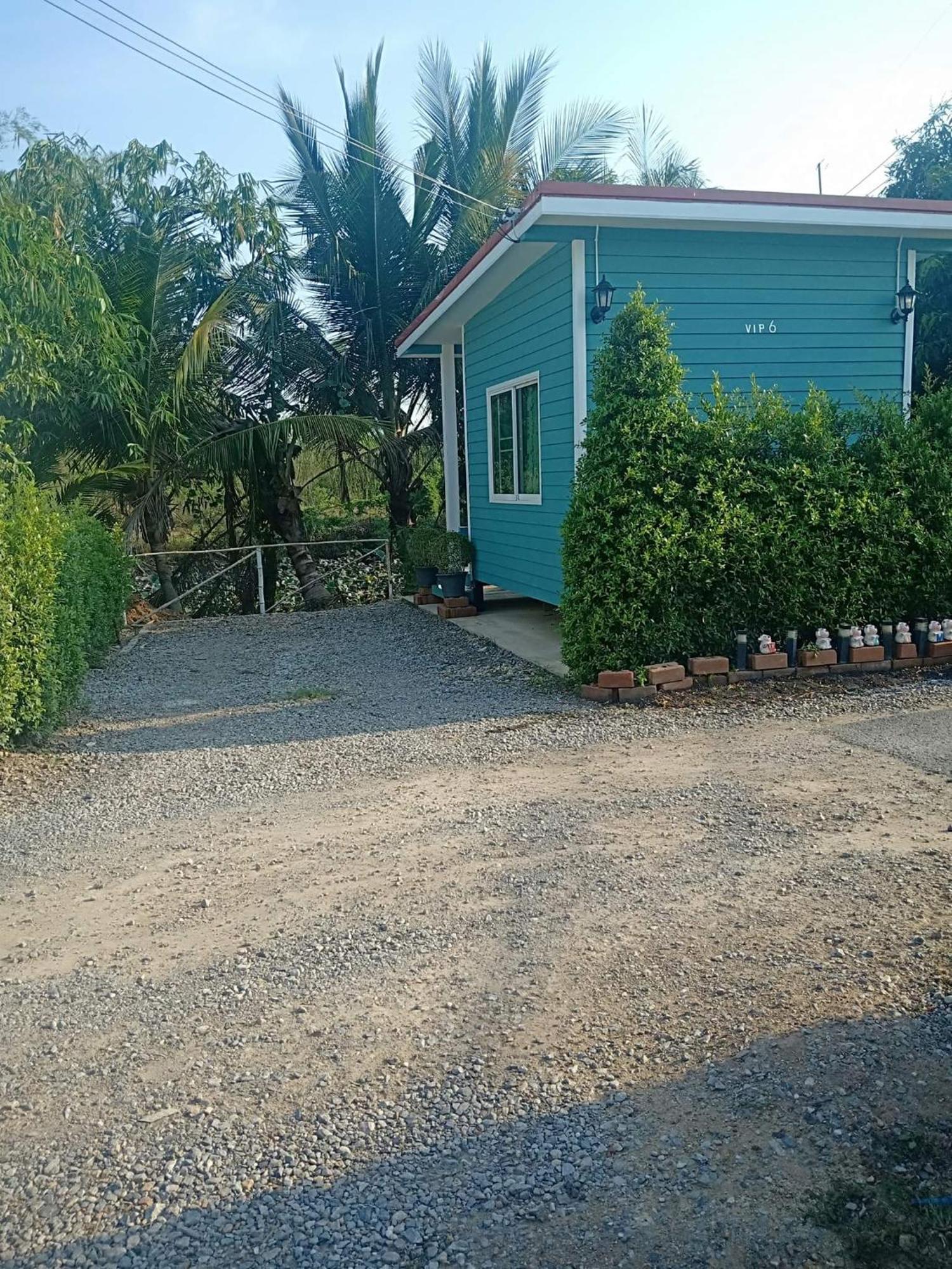 In Love Resort Chainat Ngoại thất bức ảnh